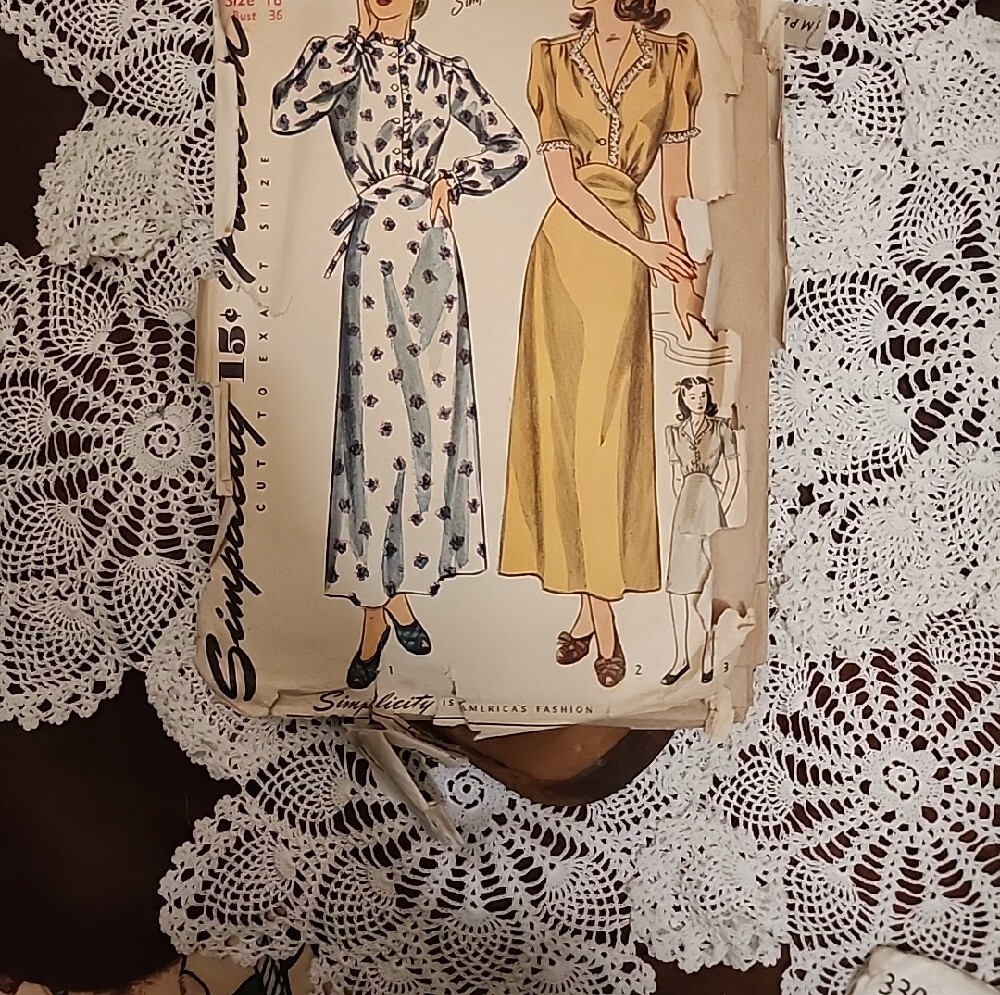 Pre WWII Women's Dress Sewing Patterns Bundle - Picture 2 of 12